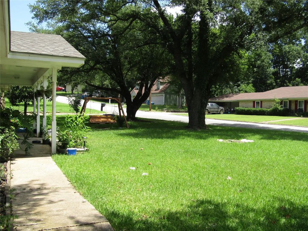 101 N Meadowbrook Drive, Overton