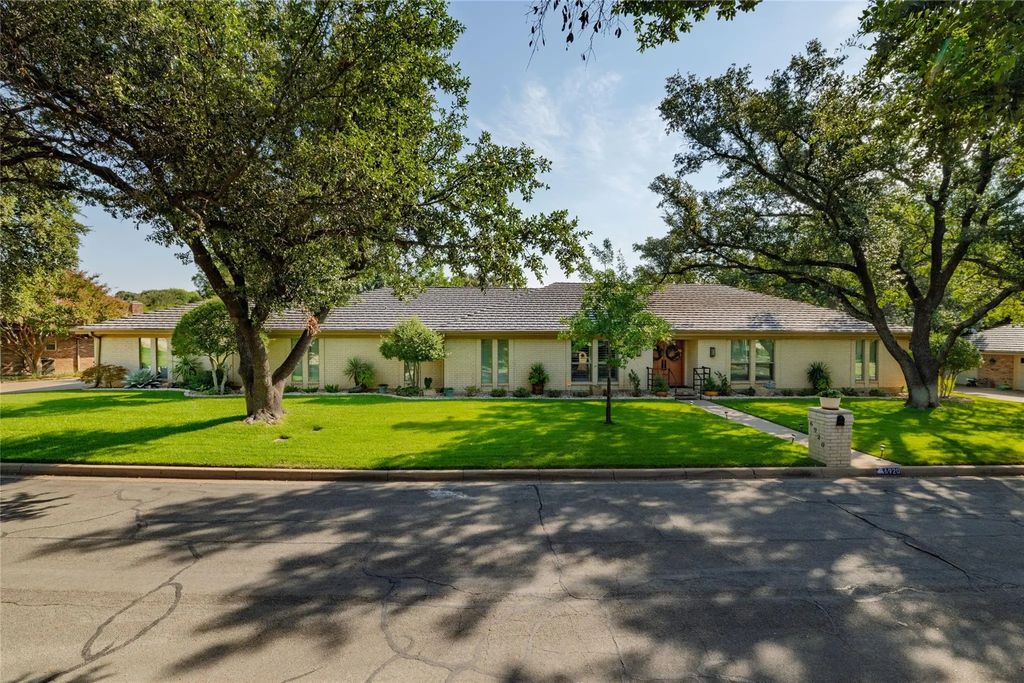 6920 Tumbling Trail, Fort Worth