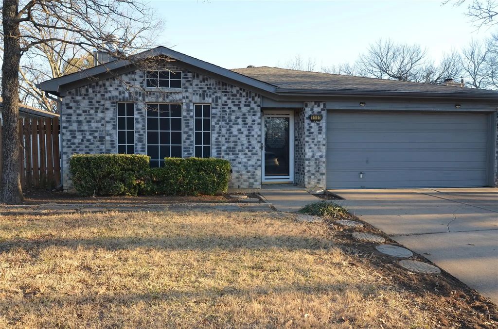 1111 Glen Creek Drive, Mansfield