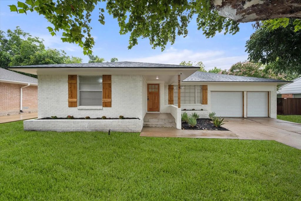 715 Newberry Drive, Richardson