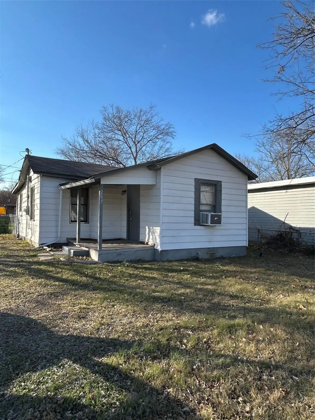 205 N Las Vegas Trail, White Settlement