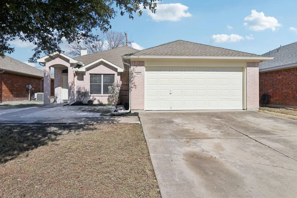 1004 Caliente Drive, Grand Prairie
