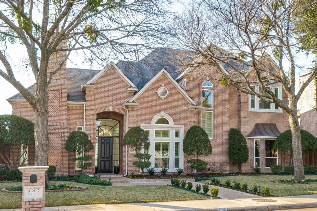 4904 Holly Tree Drive, Dallas