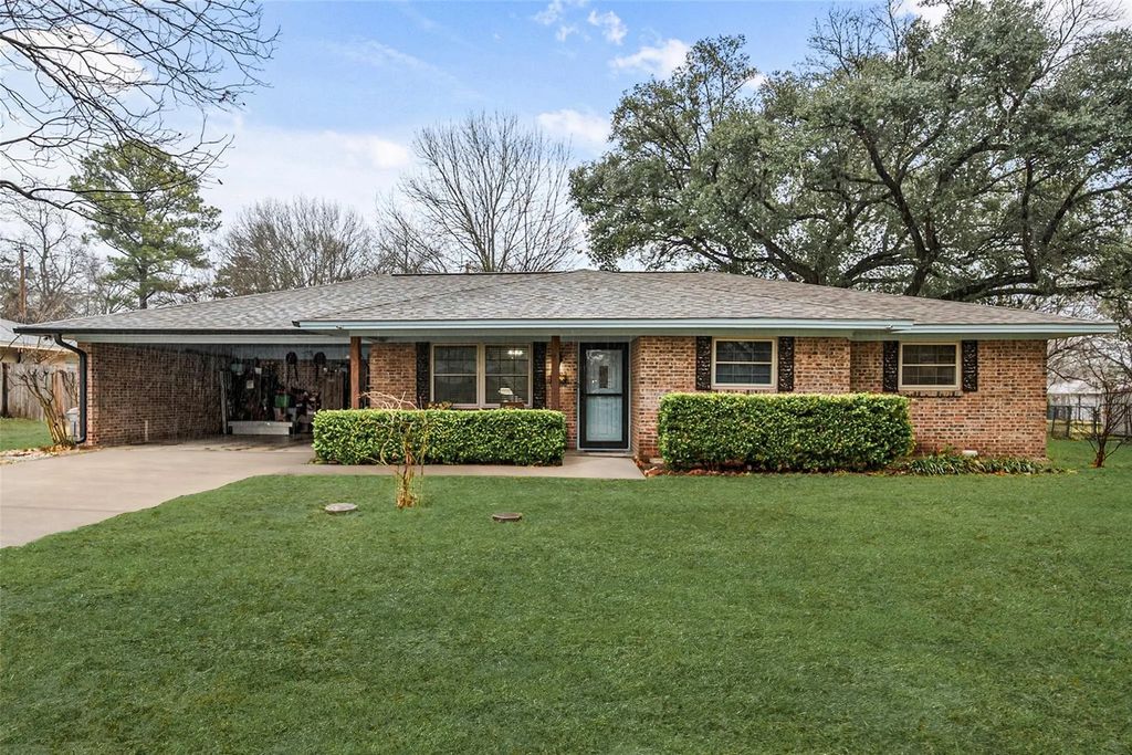 513 N 38th Street, Corsicana