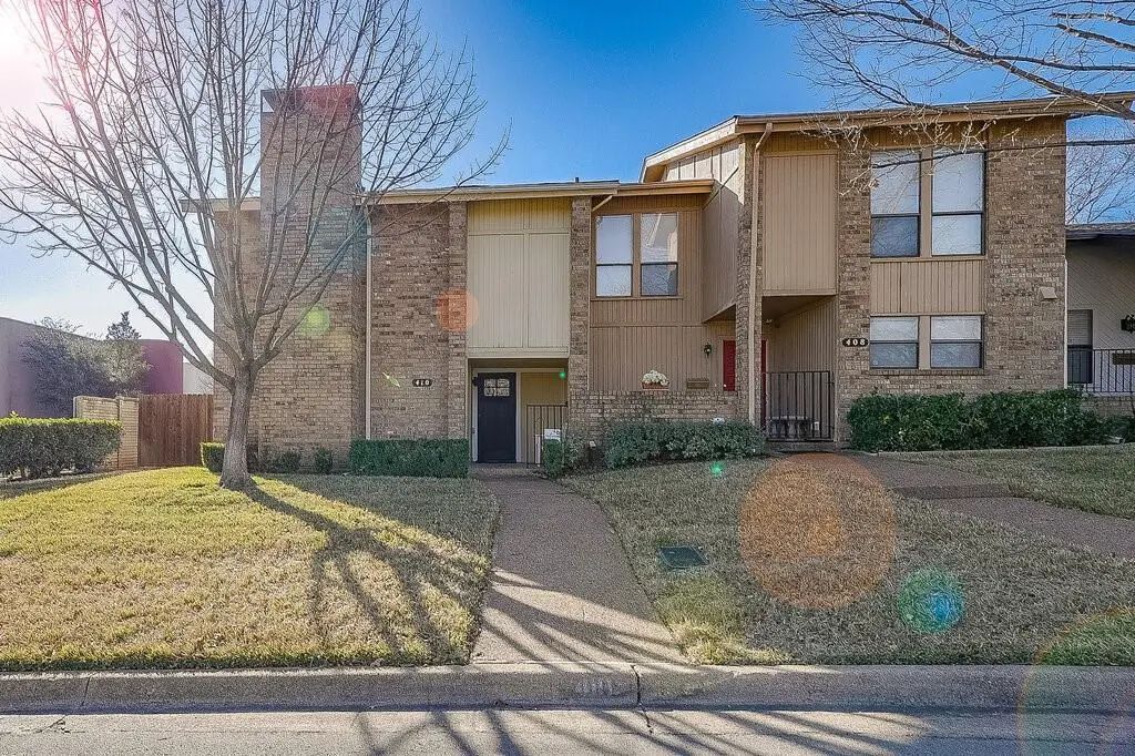 410 Carolyn Drive, Bedford
