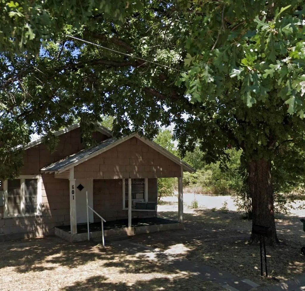601 N Ave. E, Olney