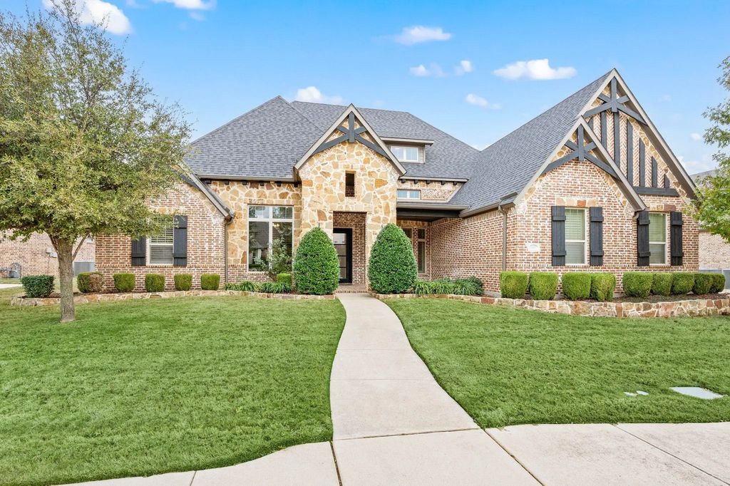 1105 Tina Trail, Southlake