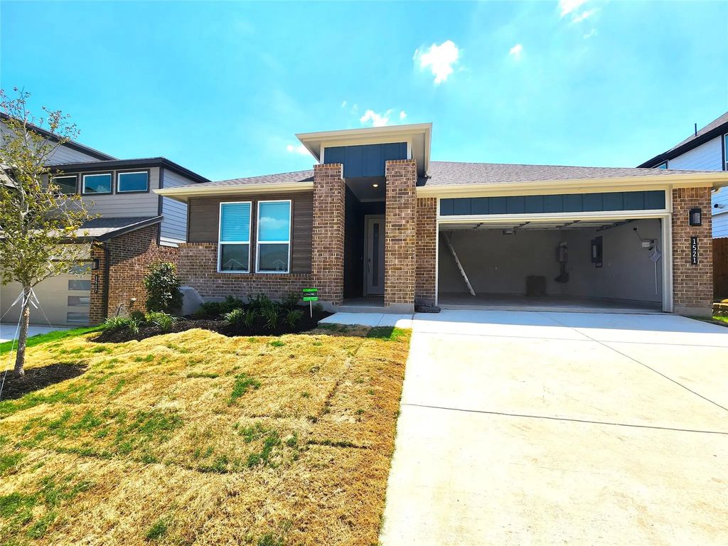 1521 Razorbill Road, Denton