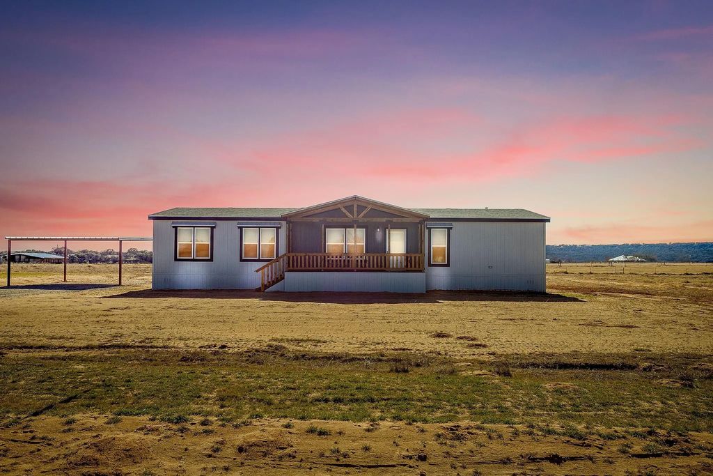 31 Kenzi Drive, Mineral Wells
