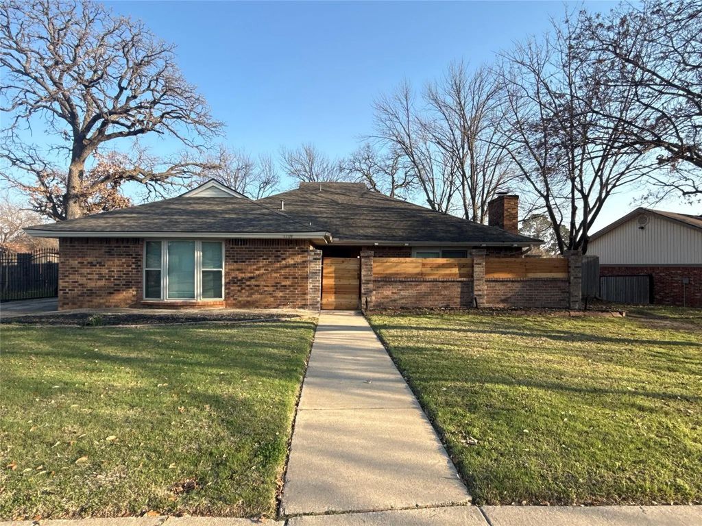 2109 Oakmeadow Street, Bedford