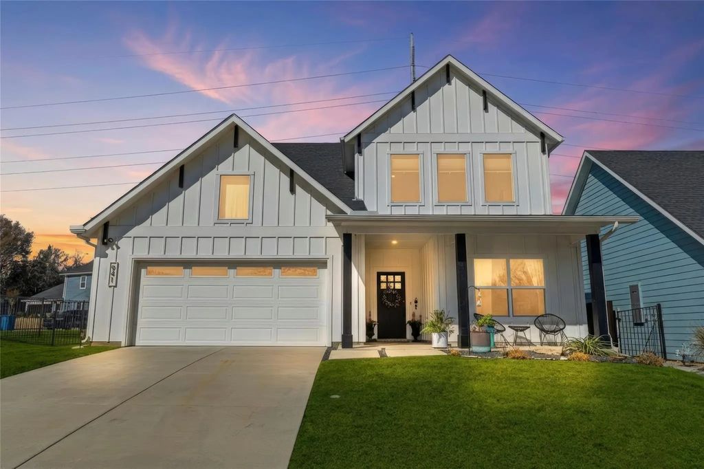 941 Meadow Bend Loop S, Grapevine