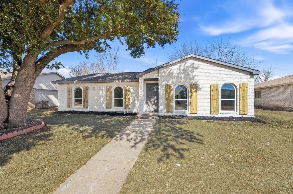 805 Cambridge Drive, Plano