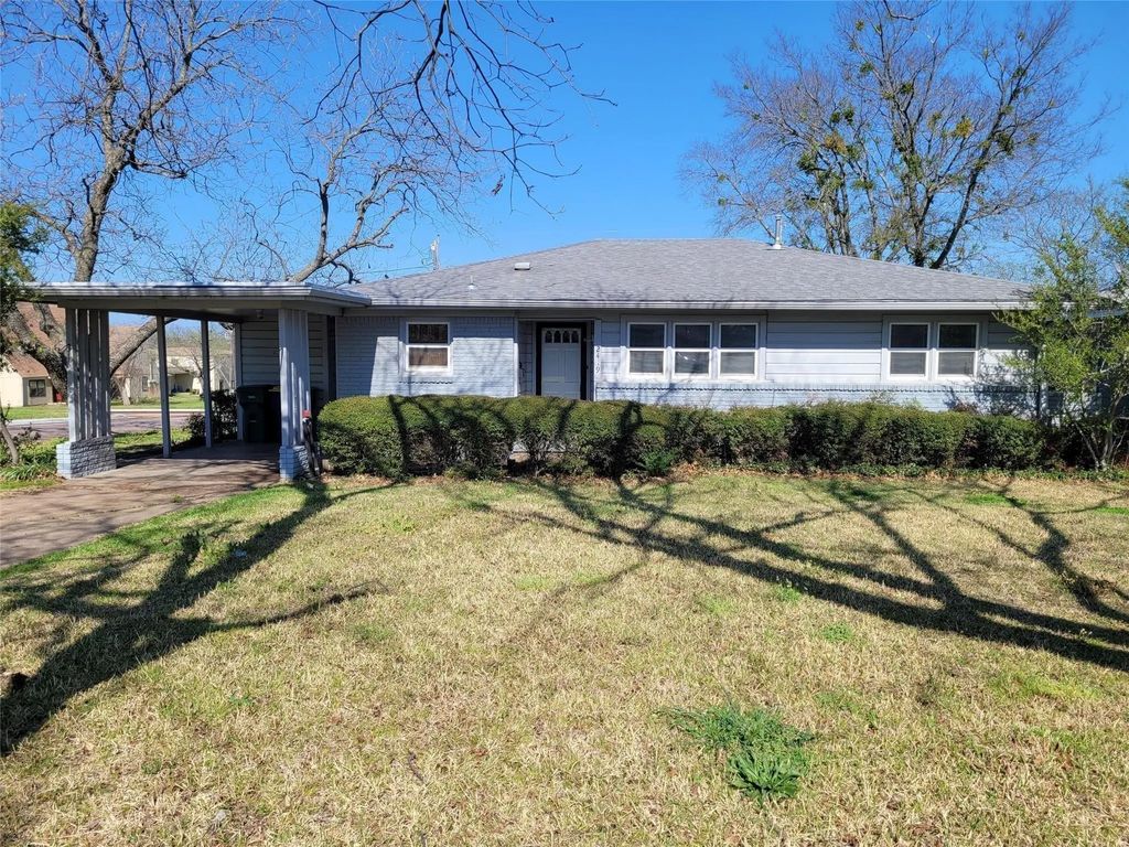 2419 N Shannon Street, Sherman
