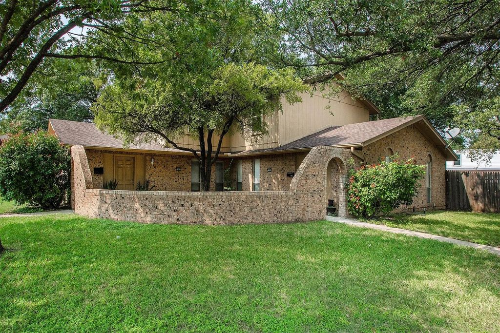 12831 Pandora Drive, Dallas