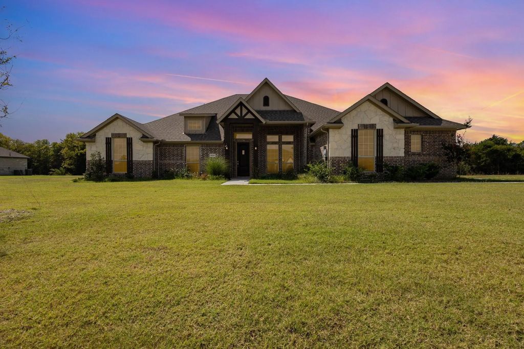 1512 Lynx Loop, Forney