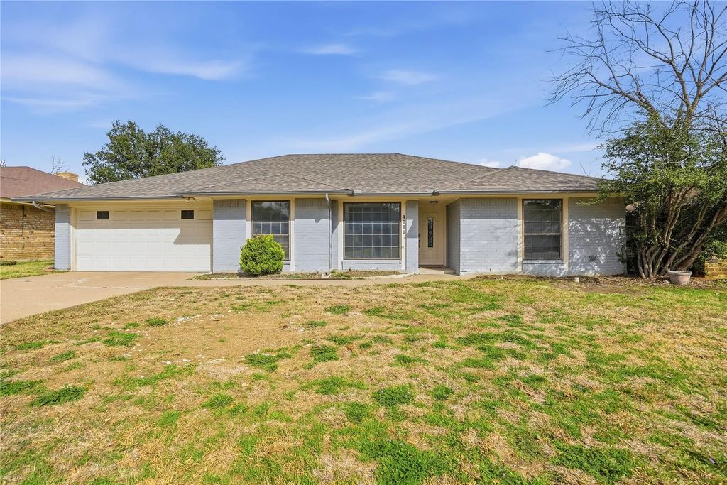 4612 Applewood Road, Fort Worth