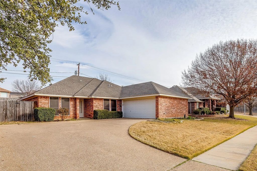 6003 Blue Mesa Drive, Arlington