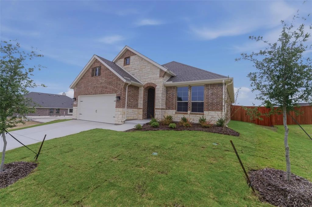 2304 Shamrock Lane, Weatherford