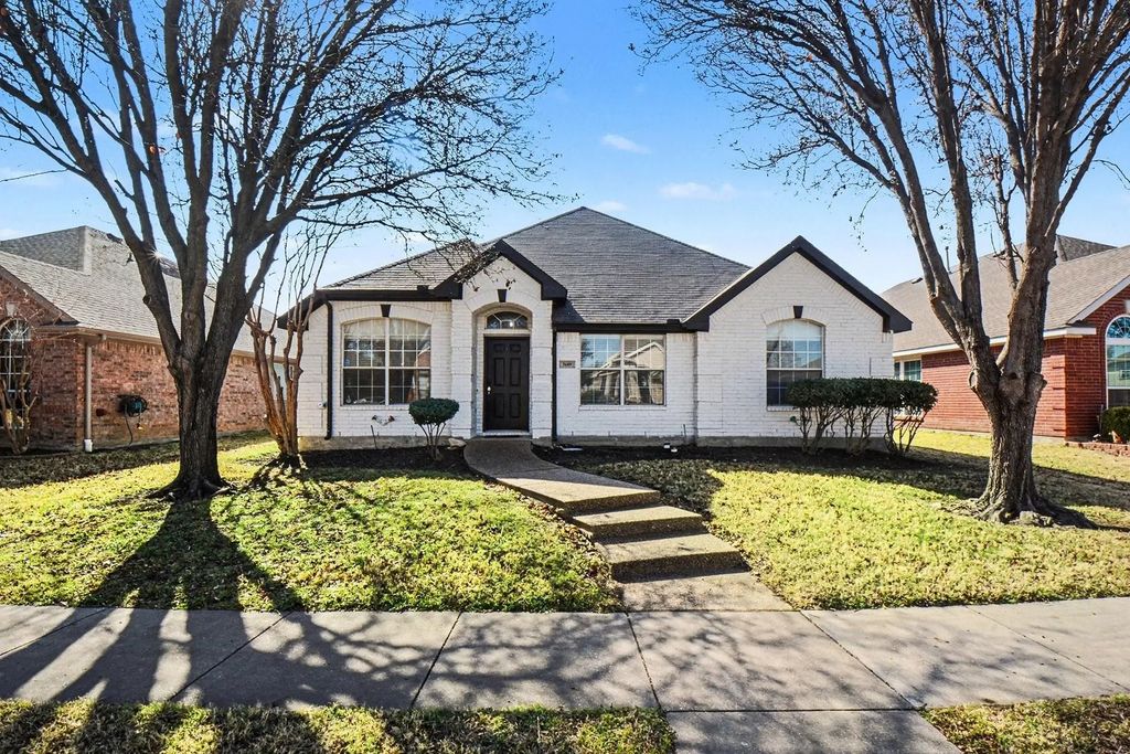 5609 Phoenix Drive, The Colony