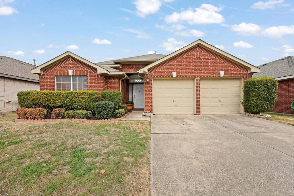 6716 Stockton Drive, Fort Worth