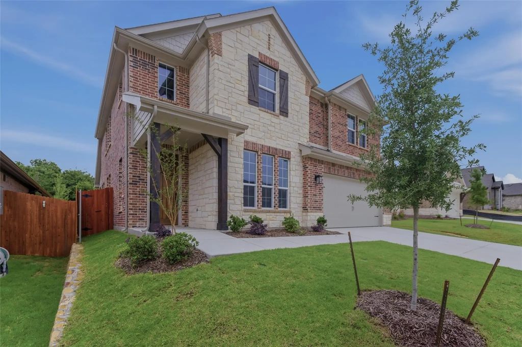 545 Waterford Park Boulevard, Weatherford