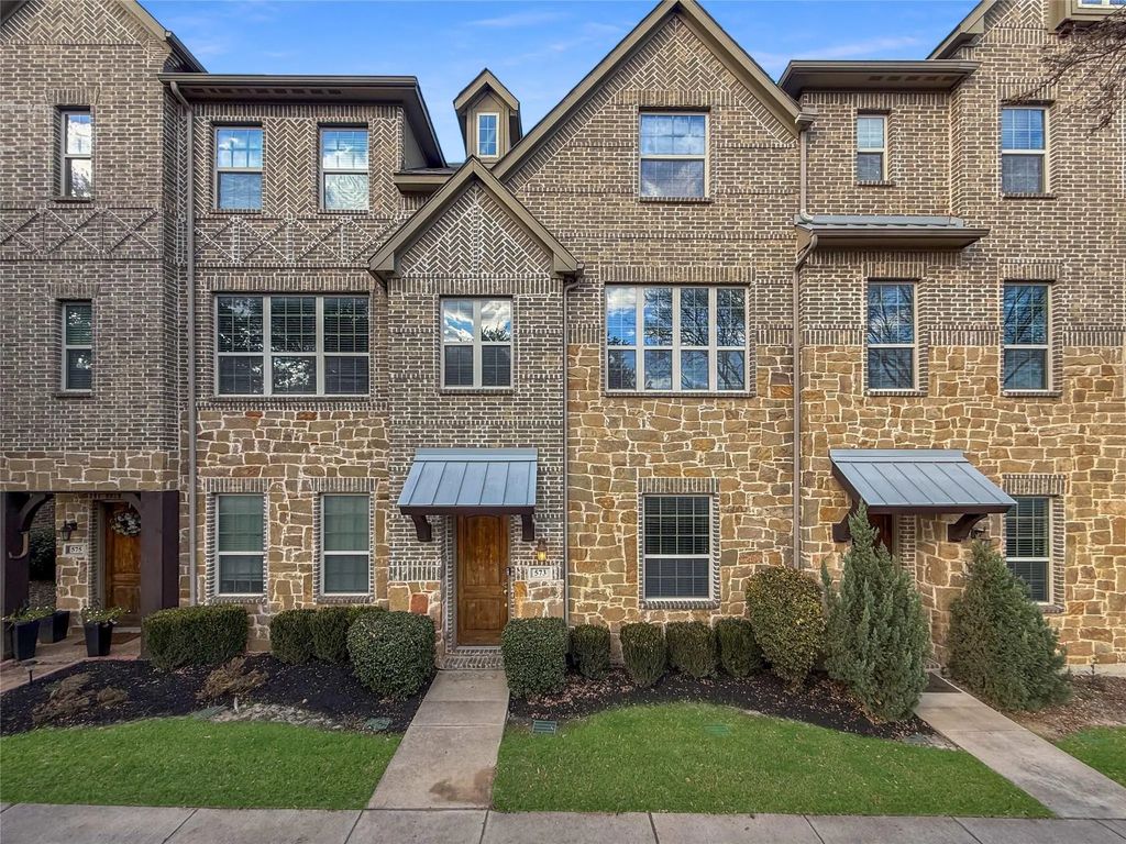 573 W Royal Lane, Irving