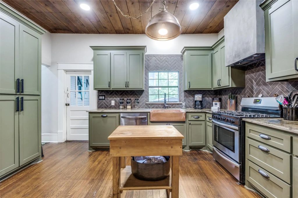 705 S Glasgow Drive, Dallas