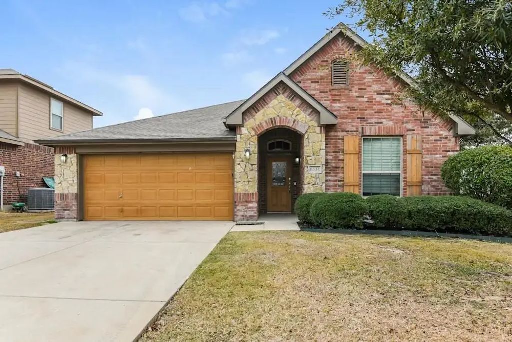 6537 Sierra Madre Drive, Fort Worth
