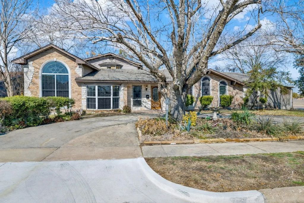501 Colgate Drive, Lancaster