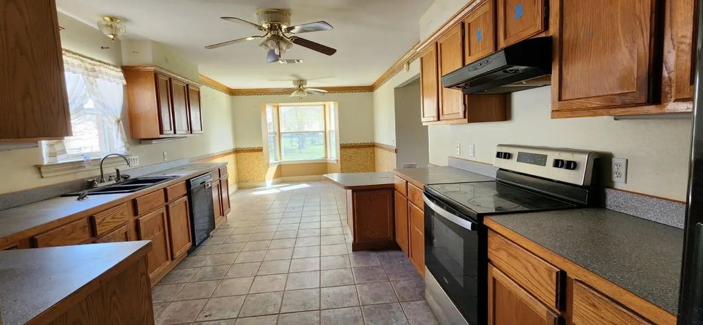 4462 N Fm 17, Alba