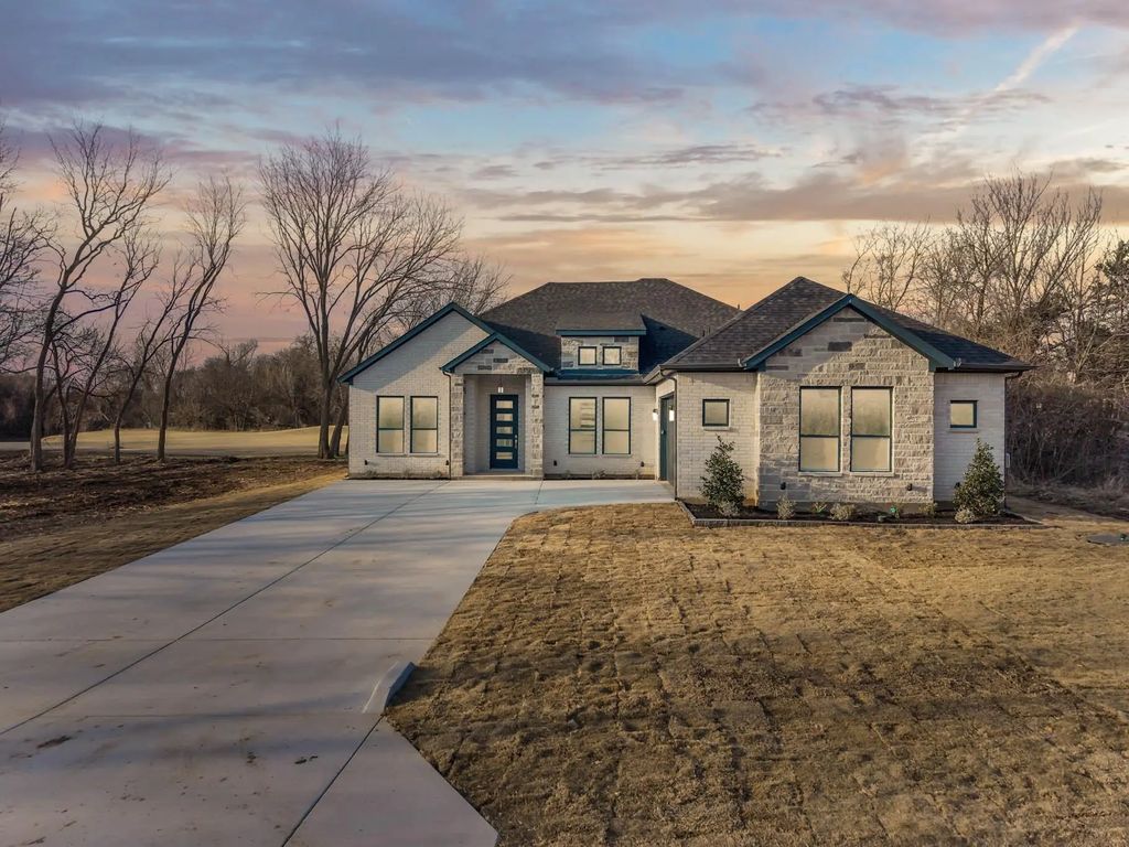 39290 Cedar Trail, Whitney
