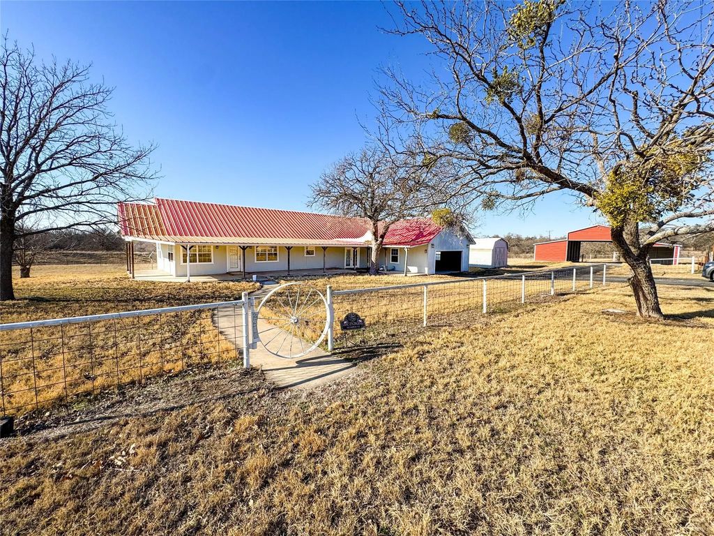 2526 Highway 112, Eastland