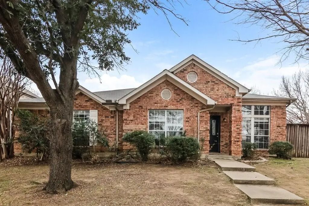 2085 Cameo Drive, Lewisville