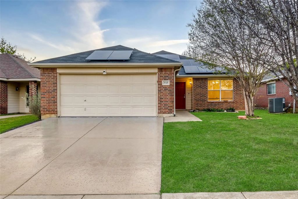 7845 Whitney Lane, Fort Worth