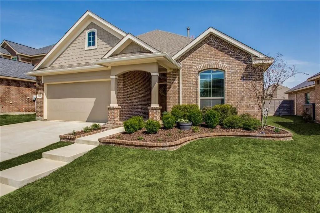 1904 Henderson Drive, Argyle
