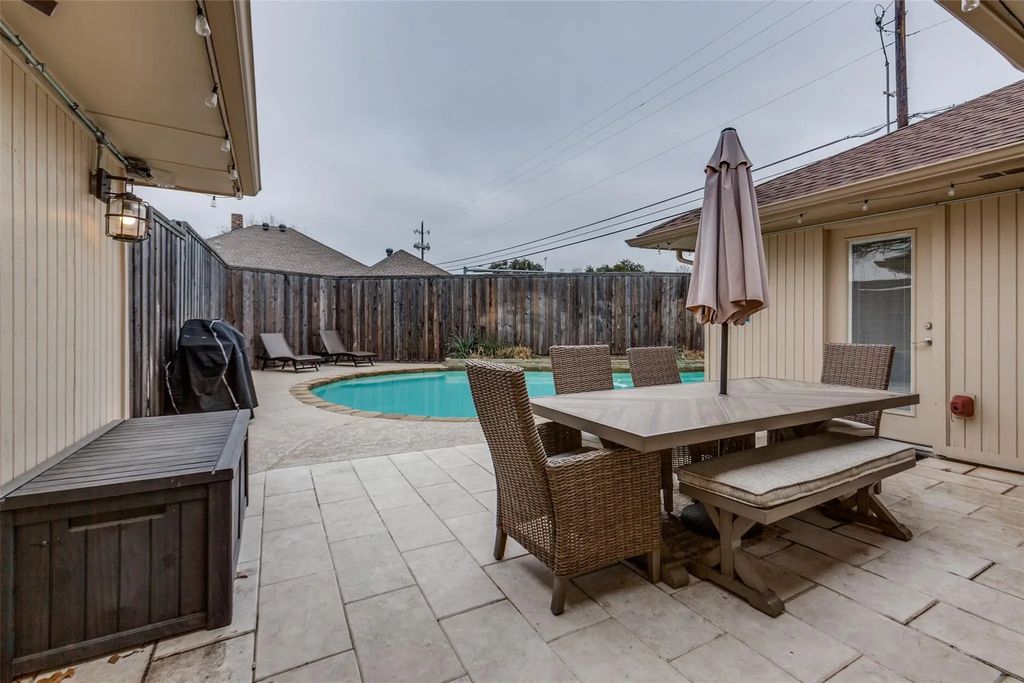 2901 Regal Road, Plano