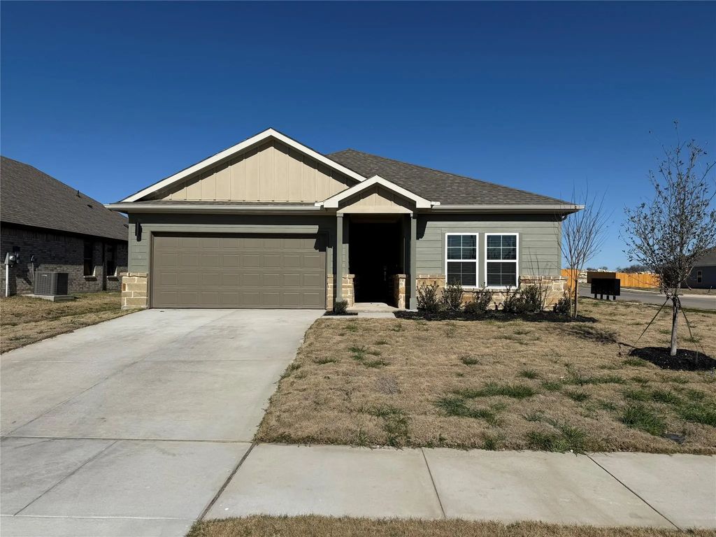 1001 Verde Court, Crowley