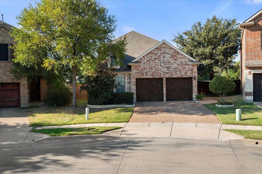 1352 Cog Hill Drive, Fort Worth