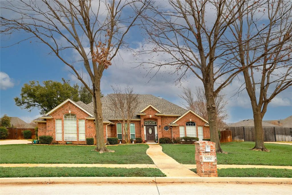 8356 Thornhill Drive, North Richland Hills