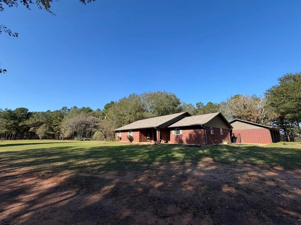 349 An County Road 3732, Palestine