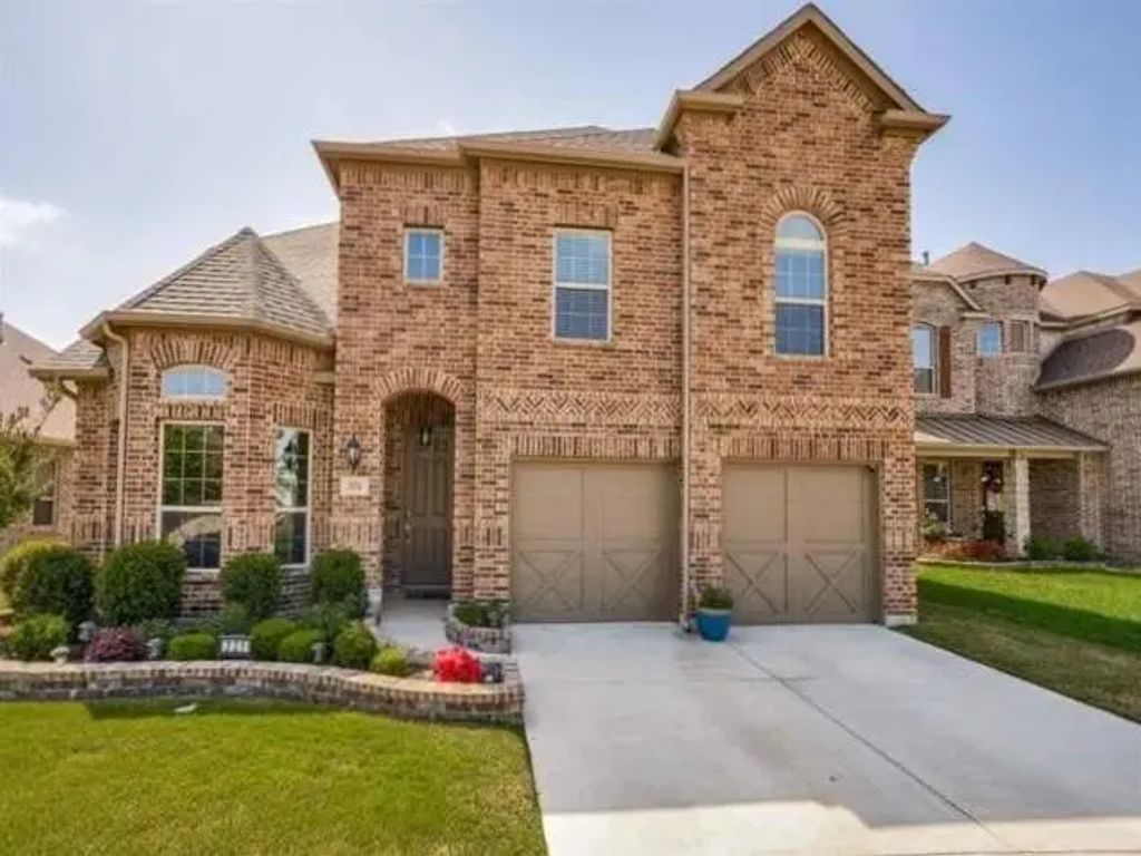 321 Valentino, Grand Prairie