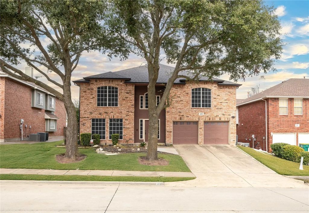 213 Rainsong Drive, Cedar Hill