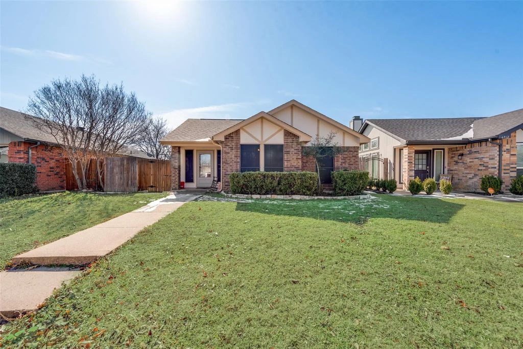4716 Jasmine Drive, Fort Worth