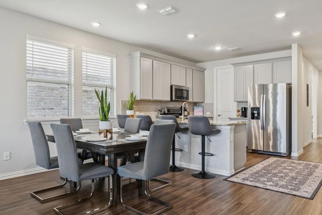 2015 Tawakoni Drive, Irving