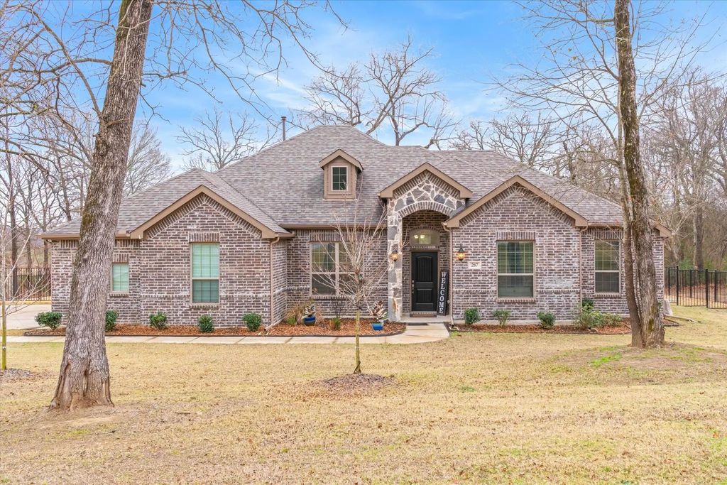 287 Private Road 7017, Edgewood