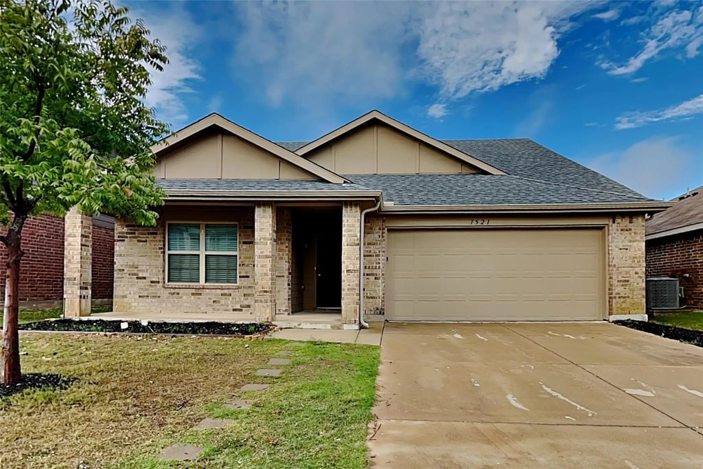7521 Captain Lane, Fort Worth