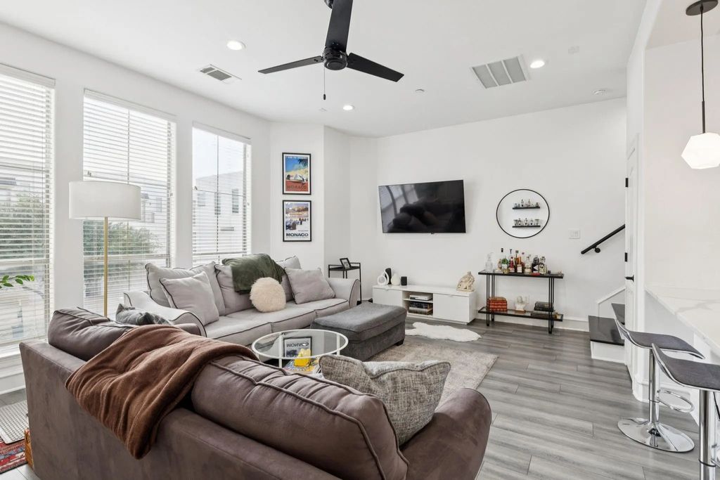 2100 N Fitzhugh Avenue D, Dallas