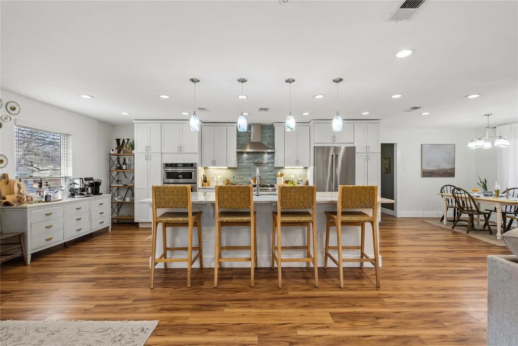 1811 Park Hill Drive, Arlington