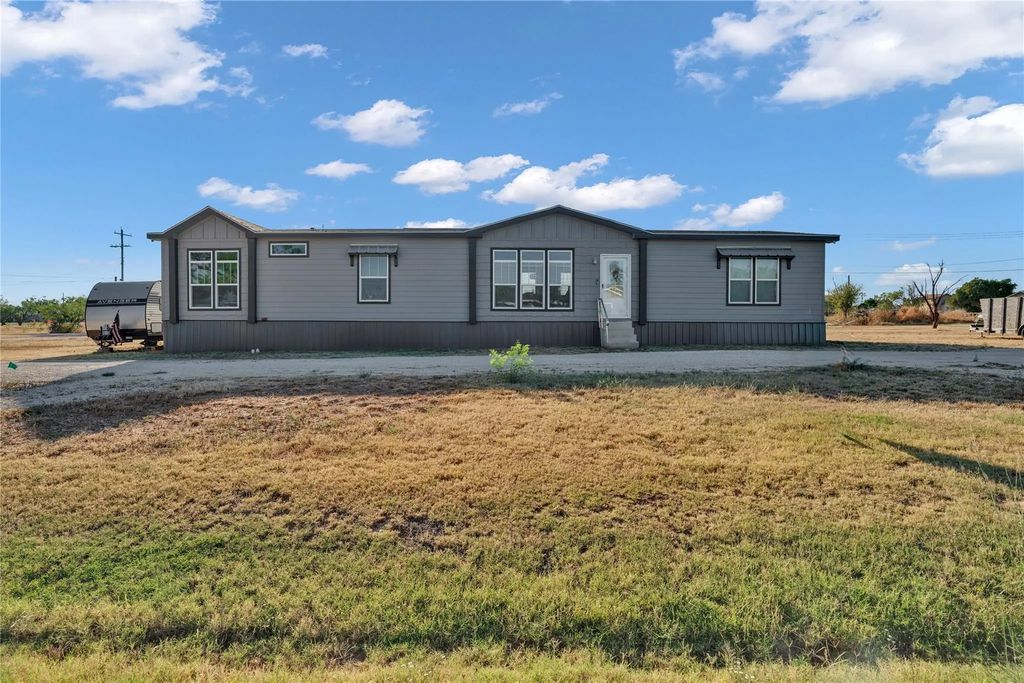 2032 Avenue L, Anson