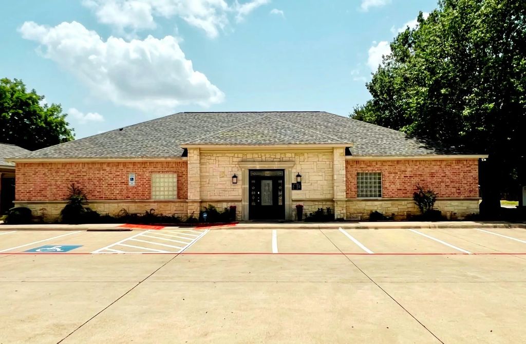 2905 Medlin Drive, Arlington